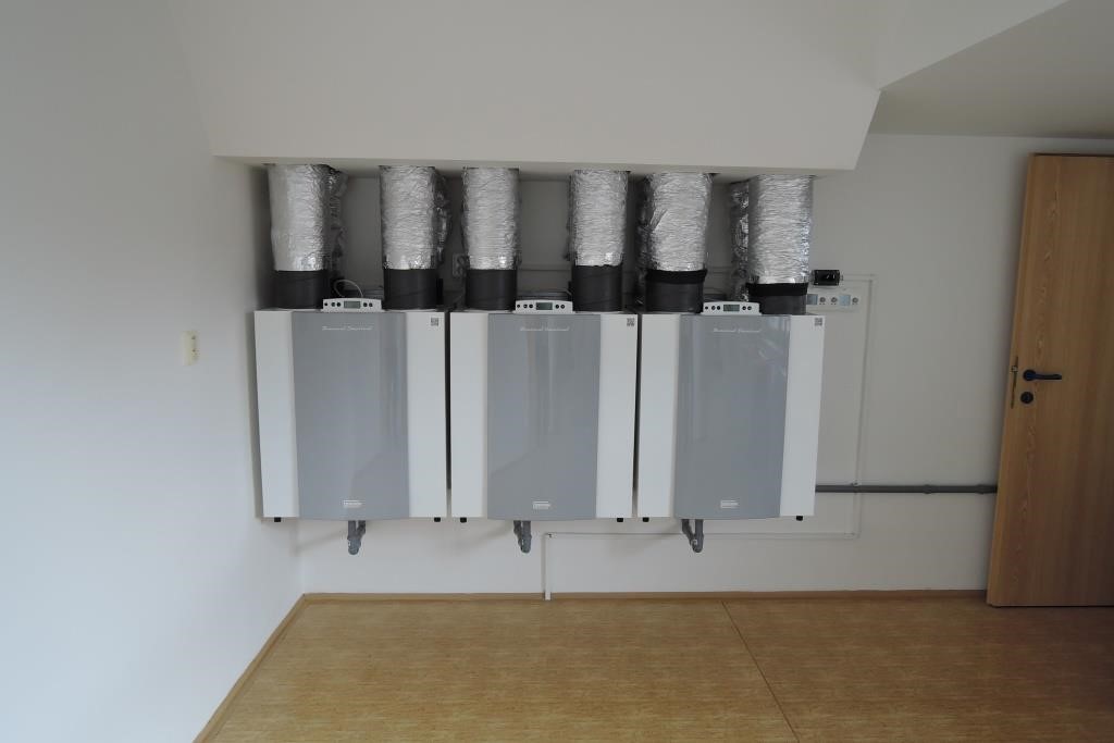 Paralelní zapojení více rekuperačních jednotek pro školy